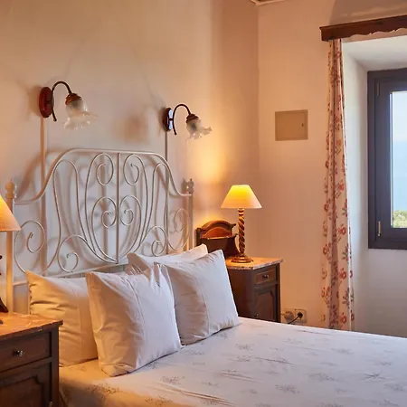 Busquets Hotel